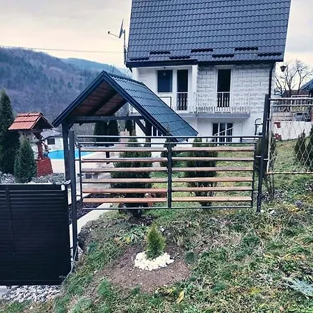 Сasa de vacaciones Vikendica Za Izdavanje *